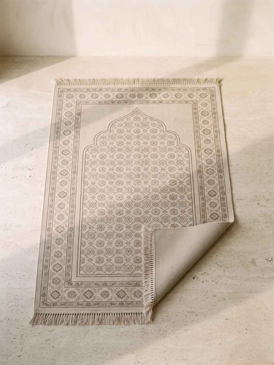 Desenli Namaz Seccadesi – bej rengi, Fatimah Giyim