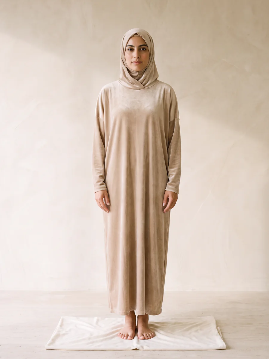 Kadife Namaz Elbisesi – bej rengi, Fatimah Giyim